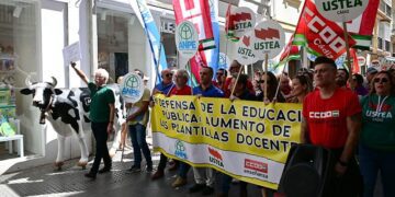 Cabecera de la manifestación en Cádiz / FOTO: Eulogio García