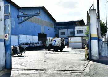 Las naves de la contrata de basuras / FOTO: Eulogio García