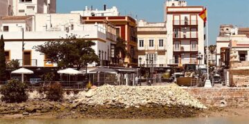 La obra detenida desde la margen derecha del río / FOTO: Ayto.