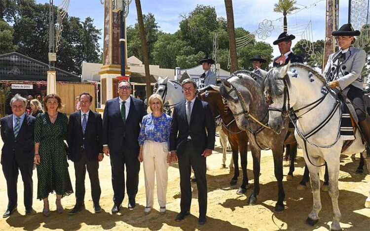 En la entrega de premios a los mejores participantes en el Paseo de Caballos / FOTO: Ayto.