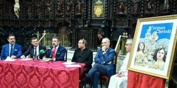 El alcalde y Verdulla en la presentación de la programación del Corpus / FOTO: Eulogio García