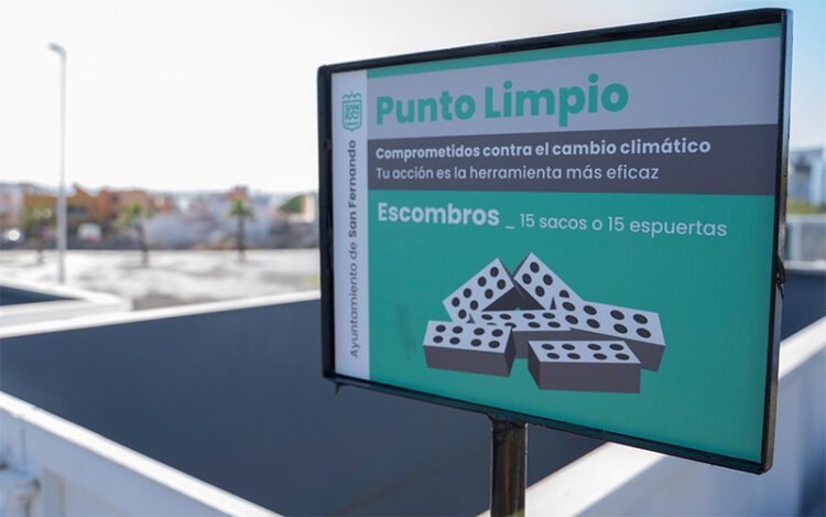 El punto limpio de Camposoto, "comprometido contra el cambio climático" / FOTO: Ayto.