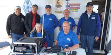 Posado del grupo de radioaficionados gaditanos / FOTO: cedida