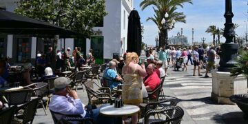 Una terraza en San Juan de Dios / FOTO: Eulogio García