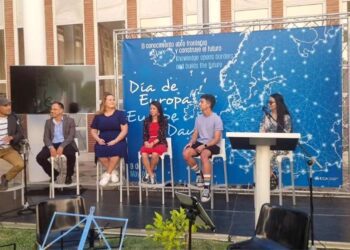 Representantes del alumnado internacional interviniendo en el acto / FOTO: UCA