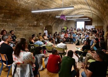 Un momento de la primera nutrida asamblea del movimiento / FOTO: Eulogio García