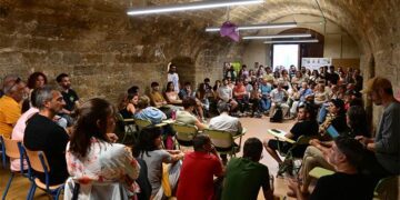 Un momento de la primera nutrida asamblea del movimiento / FOTO: Eulogio García