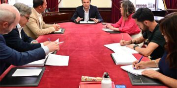 Cara a cara entre Gobierno y oposición / FOTO: Ayto.