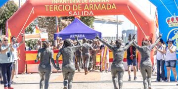 La felicidad de los últimos en cruzar la meta / FOTO: TEAR