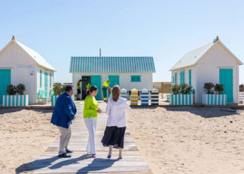 Ante el módulo para personas con movilidad reducida / FOTO: Ayto.