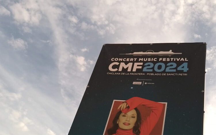 Publicidad del festival en el centro de Chiclana / FOTO: DBC