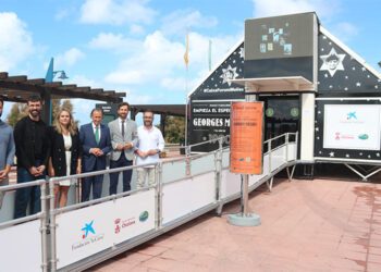 Inaugurando la instalación temporal que acoge la muestra / FOTO: Ayto.
