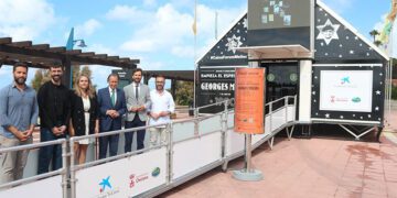Inaugurando la instalación temporal que acoge la muestra / FOTO: Ayto.