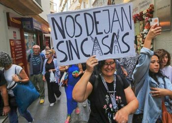 En una manifestación de Cádiz Resiste / FOTO: Ereagafoto