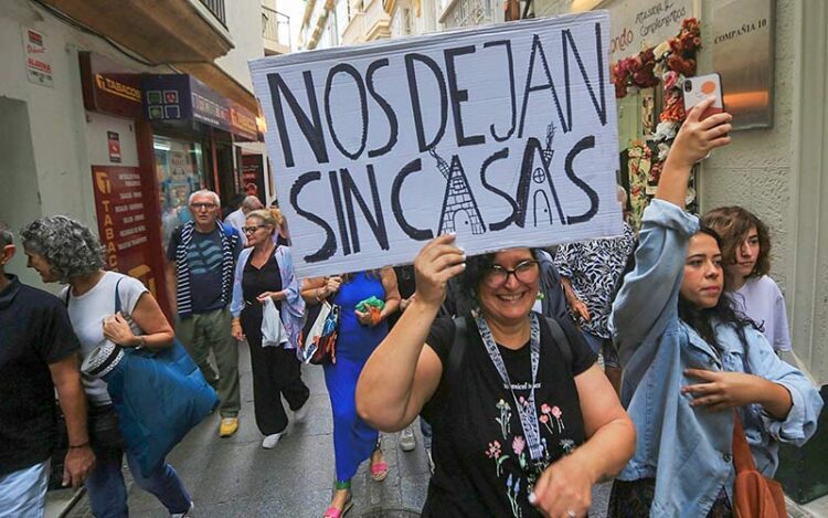 En una manifestación de Cádiz Resiste / FOTO: Ereagafoto