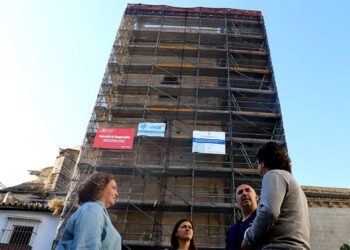 La histórica torre cubierta de andamios / FOTO: Ayto.