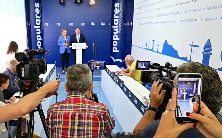 Almudena Martínez y Bruno García ante la prensa / FOTO: Eulogio García