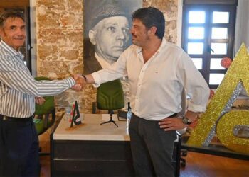 Simbólico traspaso de poderes / FOTO: AACC