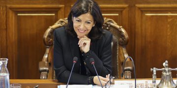 Hidalgo en una imagen oficial / FOTO: www.paris.fr