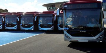 Los flamantes autobuses turcos de pruebas en el circuito en 2019 / FOTO: Ayto.
