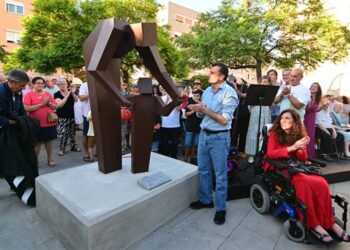 Desvelando la escultura / FOTO: Eulogio García