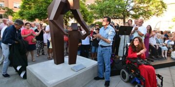 Desvelando la escultura / FOTO: Eulogio García