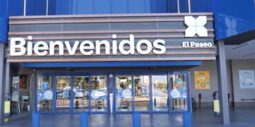 Entrada renovada al veterano centro comercial portuense / FOTO: El Paseo