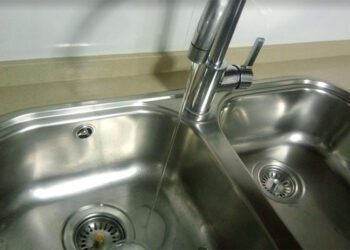 El agua, un bien escaso / FOTO: DBC