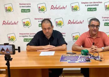 Presentando el cartel de la velada / FOTO: IU