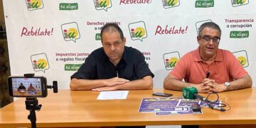 Presentando el cartel de la velada / FOTO: IU
