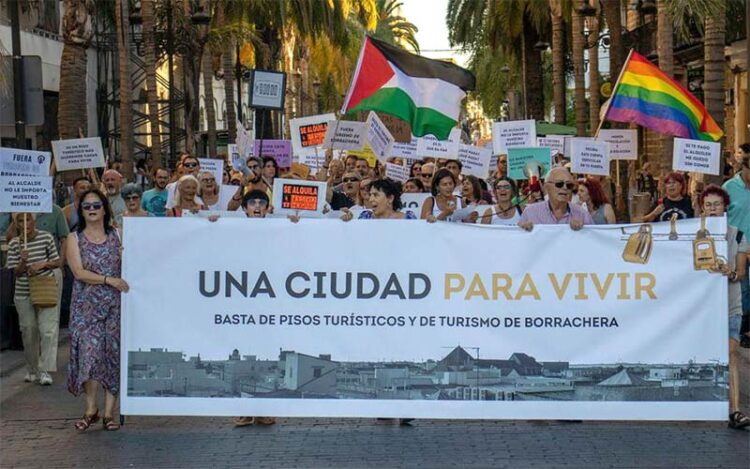 Cabecera de la marcha celebrada en verano de 2024 / FOTO: Las Tres Rosas