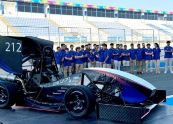 Presentando el flamante monoplaza en Jerez / FOTO: UCA