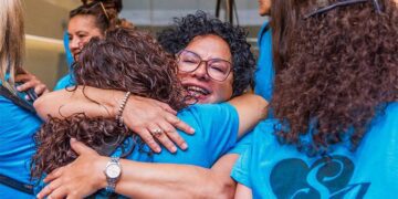 La alegría de trabajadoras presentes en el pleno / FOTO: Ayto.