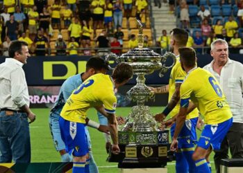 Levantando la copa en 2023 / FOTO: Eulogio García