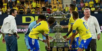 Levantando la copa en 2023 / FOTO: Eulogio García