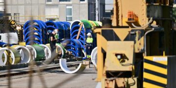 Operarios de contratas en el astillero de Cádiz / FOTO: Eulogio García