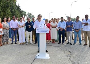 Acto con la prensa junto a la carretera / FOTO: PP