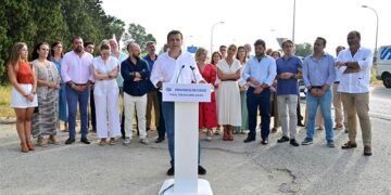Acto con la prensa junto a la carretera / FOTO: PP