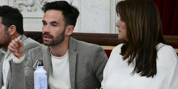 Los portavoces de AIG en un pasado pleno municipal / FOTO: Eulogio García