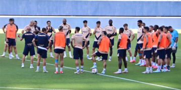 Entrenamiento con público en el estadio antes del Trofeo / FOTO: Eulogio García