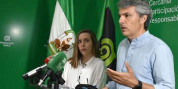 Vidal acompaña a Romero en una pasada rueda de prensa / FOTO: AxSí