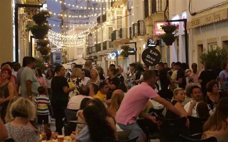 Ambiente en las calles del centro por la Noche Blanca / FOTO: Ayto.