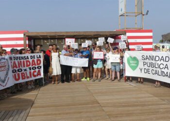 Un momento de la concentración playera / FOTO: Marea Blanca