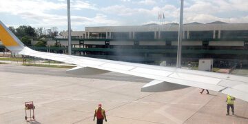 El aeropuerto jerezano desde la ventanilla de un avión / FOTO: DBC