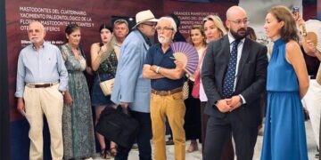 En la inauguración de la muestra / FOTO: Ayto.