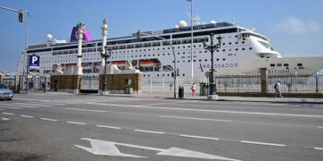 De la Cruz propone que se soterre la avenida del Puerto / FOTO: Eulogio García