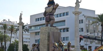 Trasera del monumento colocado en la Puerta de Tierra / FOTO: Eulogio García