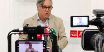 Torres compareciendo en la sede de Gaspar del Pino / FOTO: PSOE