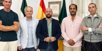 Beardo y Calleja junto a los RRMM / FOTO: Ayto.