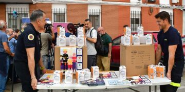 Un momento de la presentación de la campaña en plena calle en Loreto / FOTO: Eulogio García